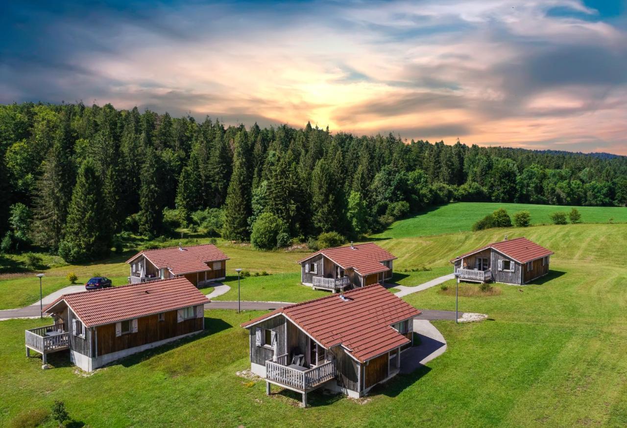 Chalets De Tremontagne 3 Etoiles Nanchez المظهر الخارجي الصورة