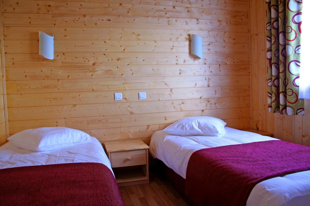 Chalets De Tremontagne 3 Etoiles Nanchez المظهر الخارجي الصورة
